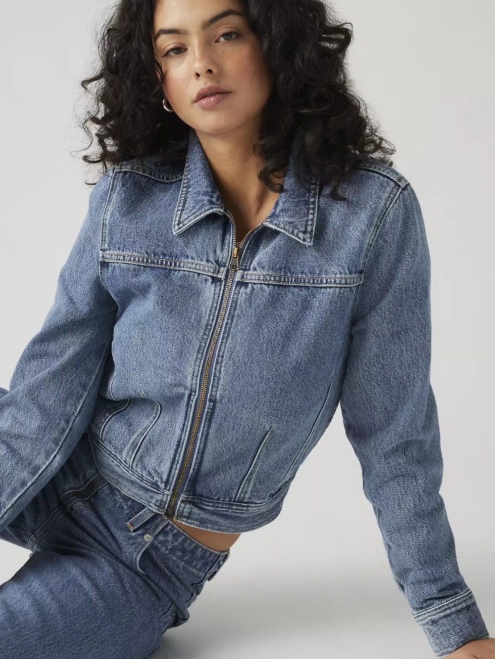 Levi's NWT Women's XS Denim Dart Trucker Jacket